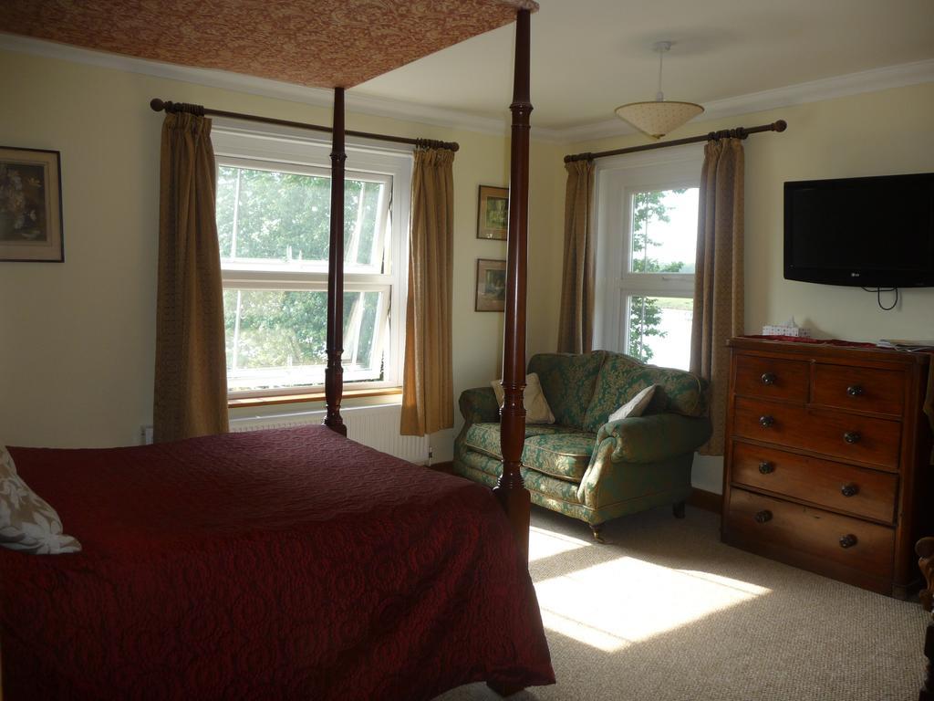 Ivy Hall Wootton Bridge  Zimmer foto