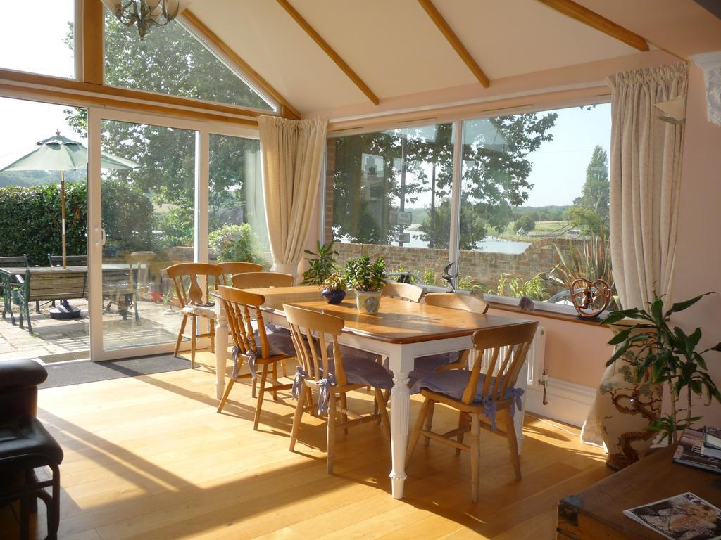 Ivy Hall Wootton Bridge  Zimmer foto